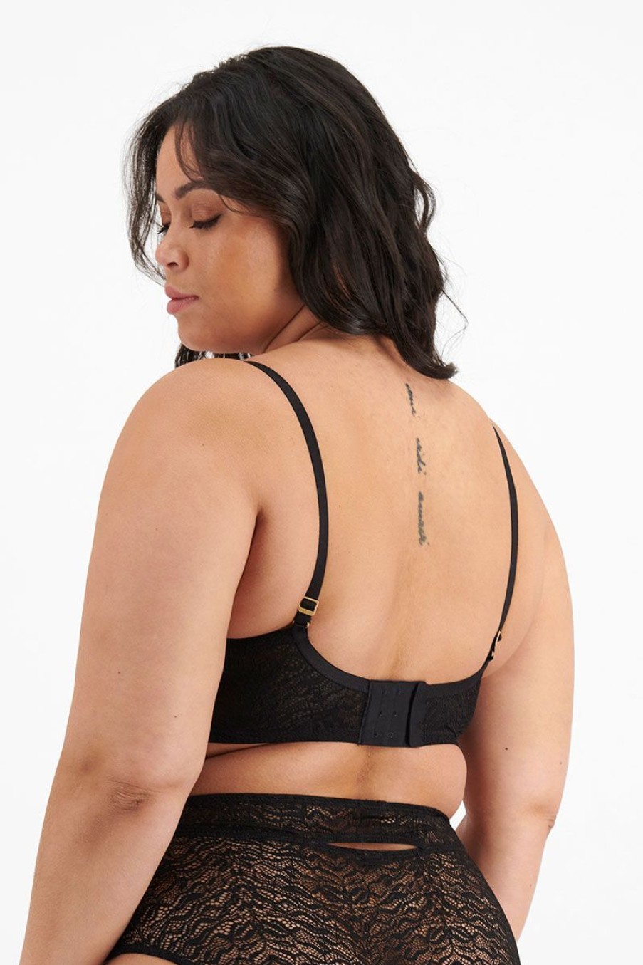 Curves Because | Because Lightweight Bralette Black